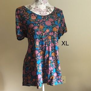 XL LuLaRoe Classic T